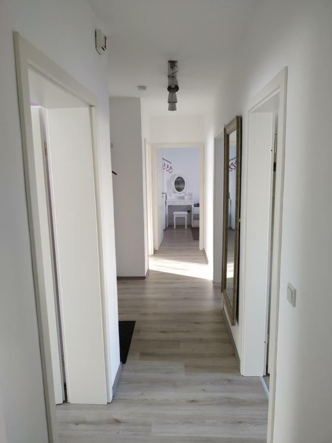 Geraeumige 4 Zimmer Wohnung An Den Kaiserthermen Tréveris Exterior foto